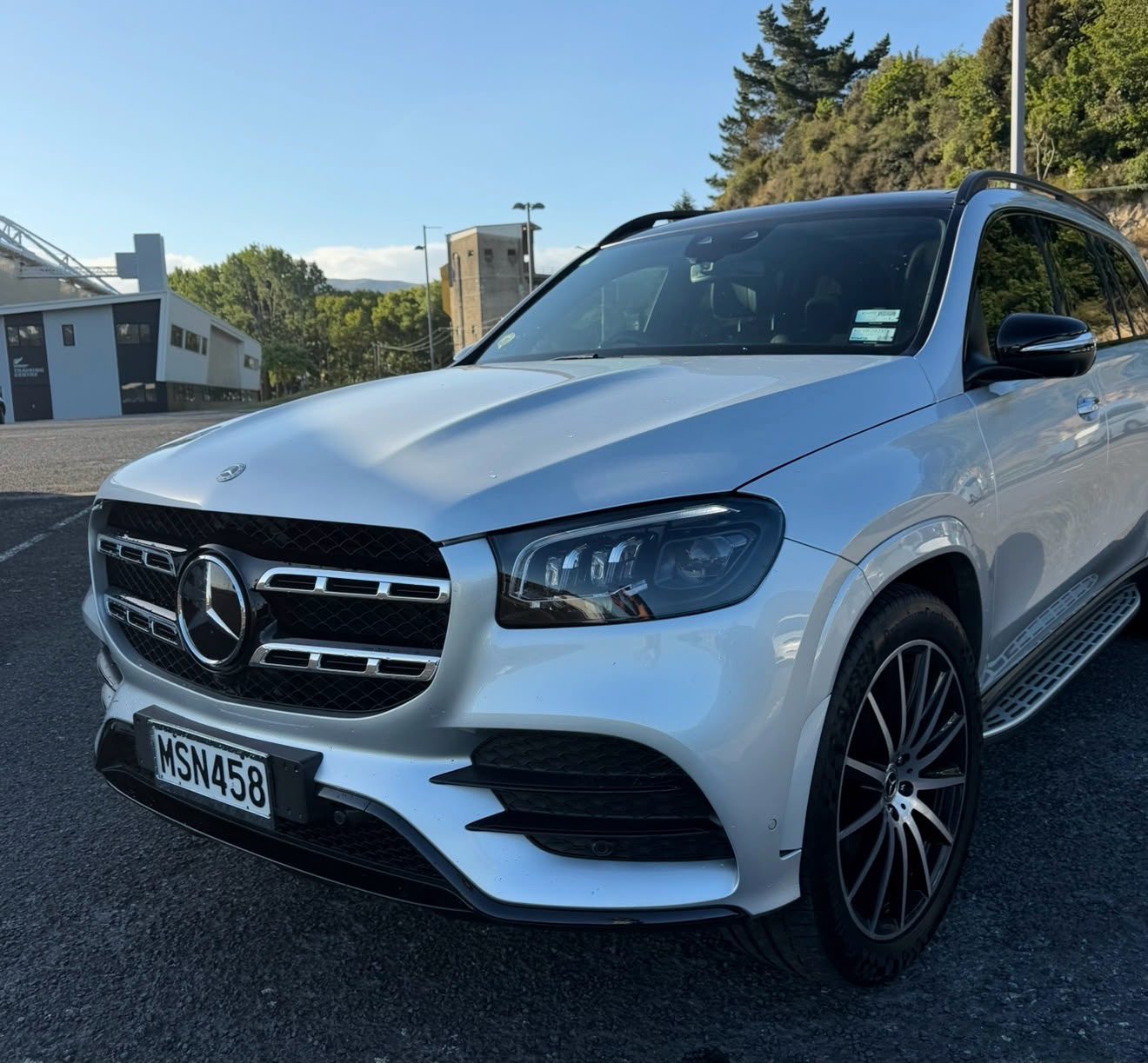Mercedes-Benz LWB SUV — premium 6-seater